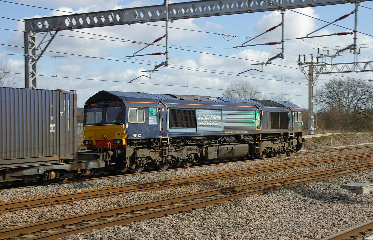 Trains at Tamworth railway station